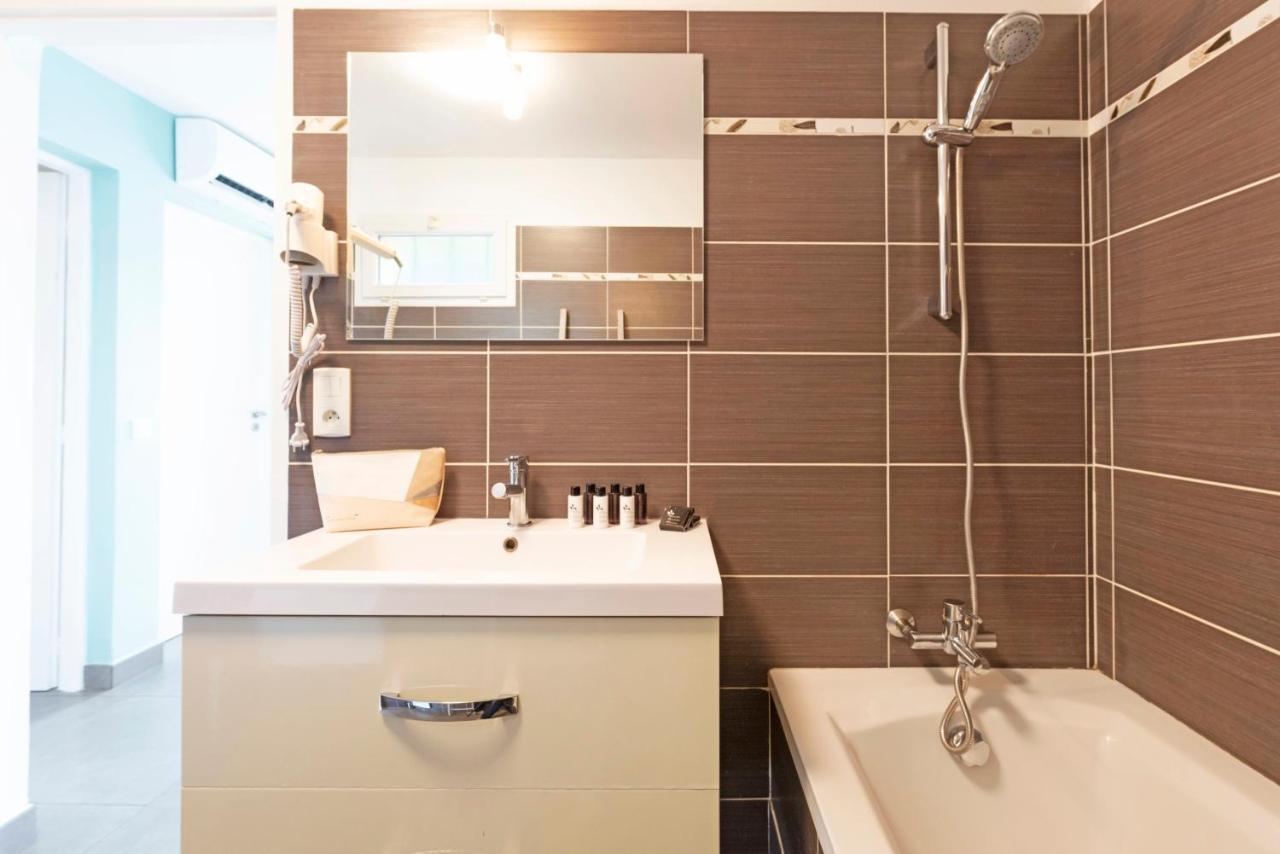 Select'Sohome - La Fossette - Appartement Pour 6 Personnes Avec Terrasse !- Fos-02 Le Lavandou Zewnętrze zdjęcie