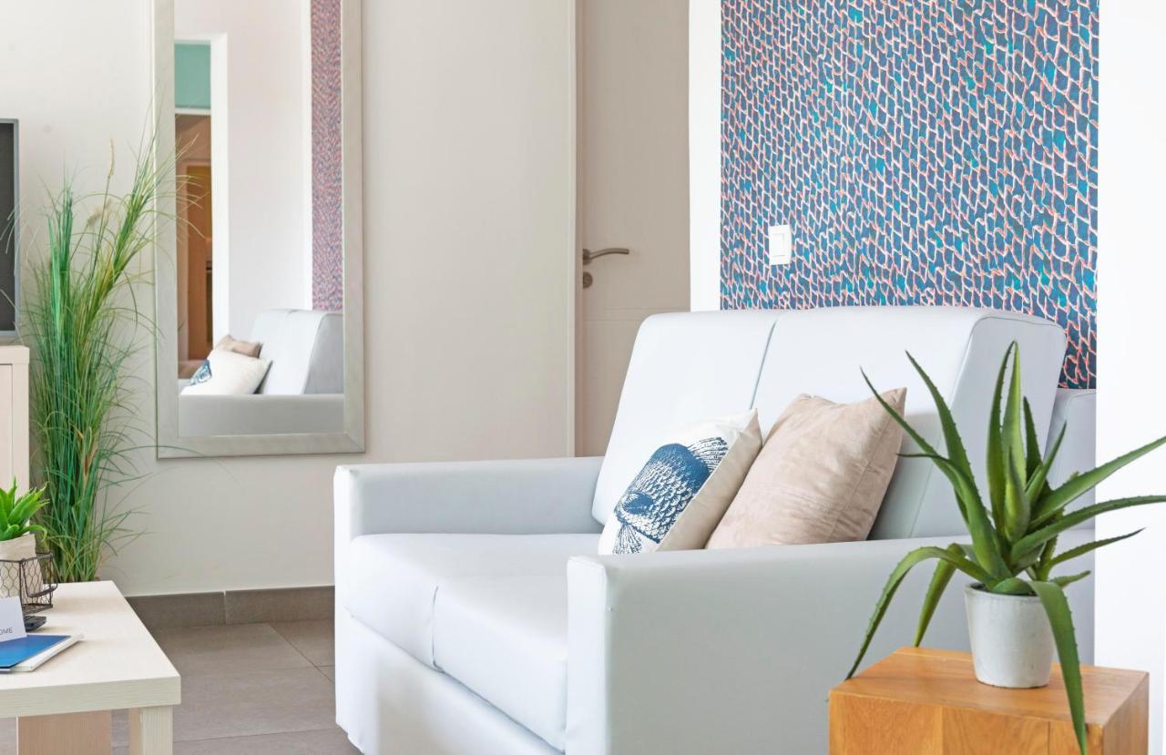 Select'Sohome - La Fossette - Appartement Pour 6 Personnes Avec Terrasse !- Fos-02 Le Lavandou Zewnętrze zdjęcie